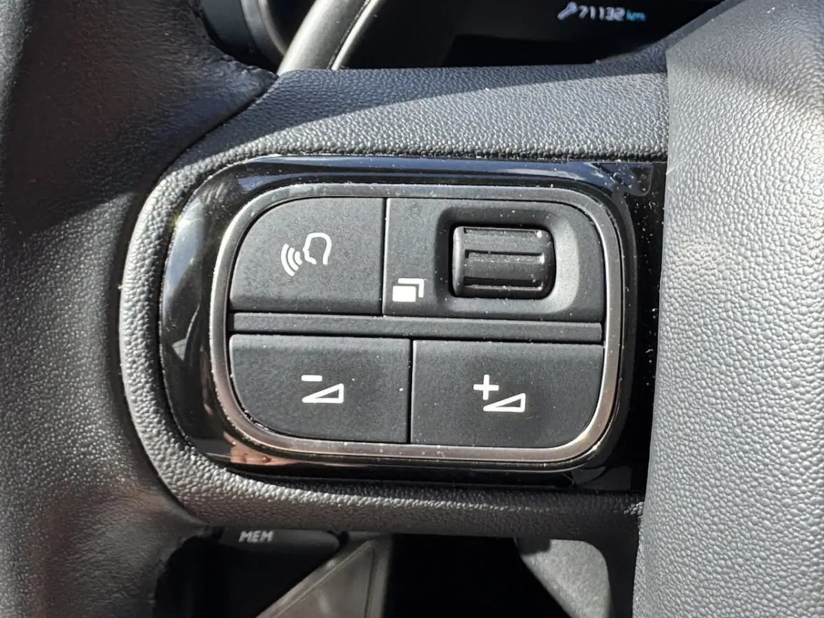 1.6 Plug-in Hybrid Feel // NAVI // CRUISE // CAMERA // CLIMA // APPLE CARPLAY - ANDROID AU