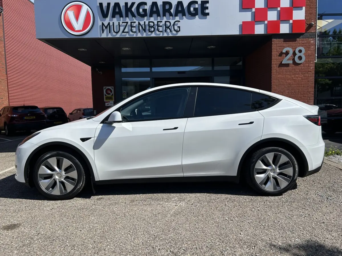 RWD 1e EIGENAAR // PANODAK // NAVI // ADAPTIVE CRUISE // CLIMA // AUTOPILOT // 360 CAMERA