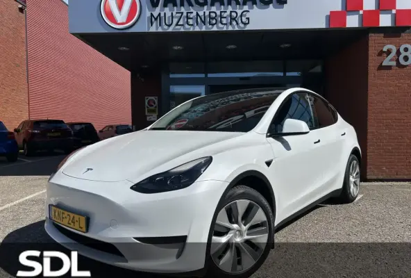 RWD 1e EIGENAAR // PANODAK // NAVI // ADAPTIVE CRUISE // CLIMA // AUTOPILOT // 360 CAMERA