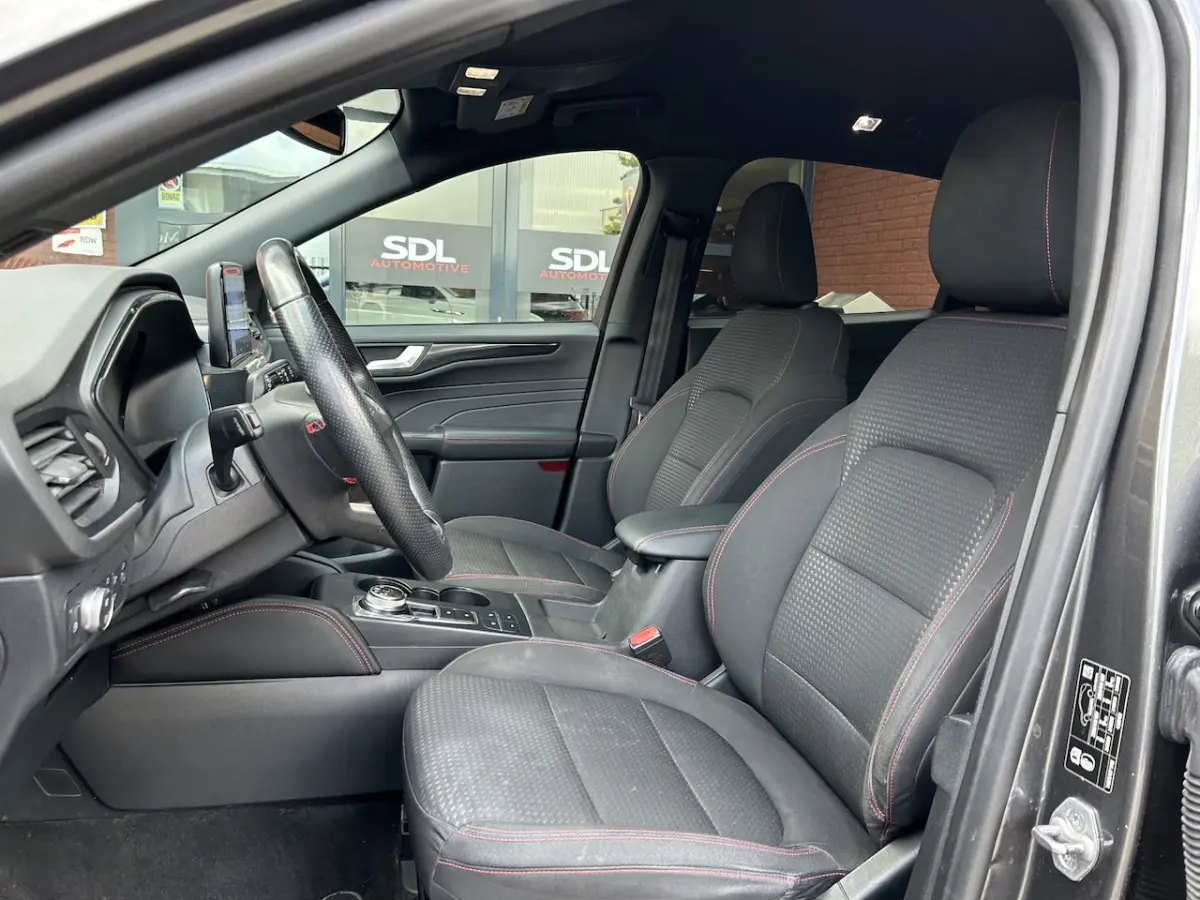 2.5 PHEV ST-Line // LED // ADAPTIVE CRUISE // KEYLESS // CAMERA // NAVI + CARPLAY // DODEH