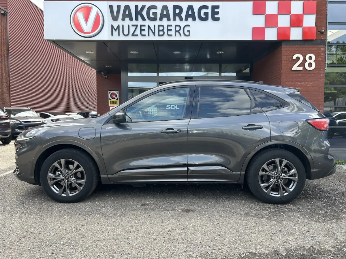 2.5 PHEV ST-Line // LED // ADAPTIVE CRUISE // KEYLESS // CAMERA // NAVI + CARPLAY // DODEH