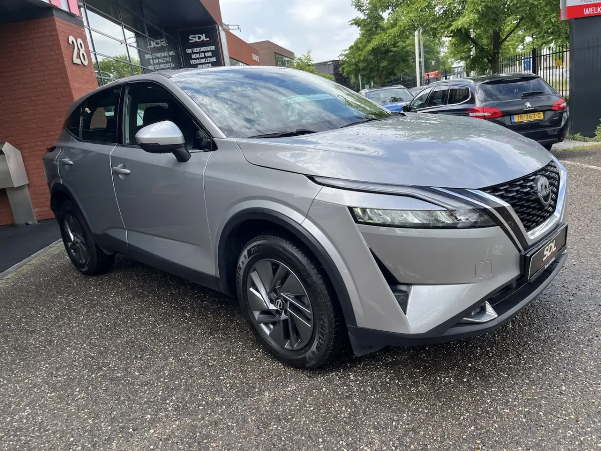 1.3 MHEV Xtronic Acenta // ADAPT. CRUISE // DODEHOEK // KEYLESS // CAMERA+SENSOREN // APPL