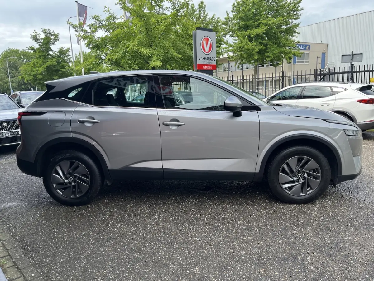 1.3 MHEV Xtronic Acenta // ADAPT. CRUISE // DODEHOEK // KEYLESS // CAMERA+SENSOREN // APPL