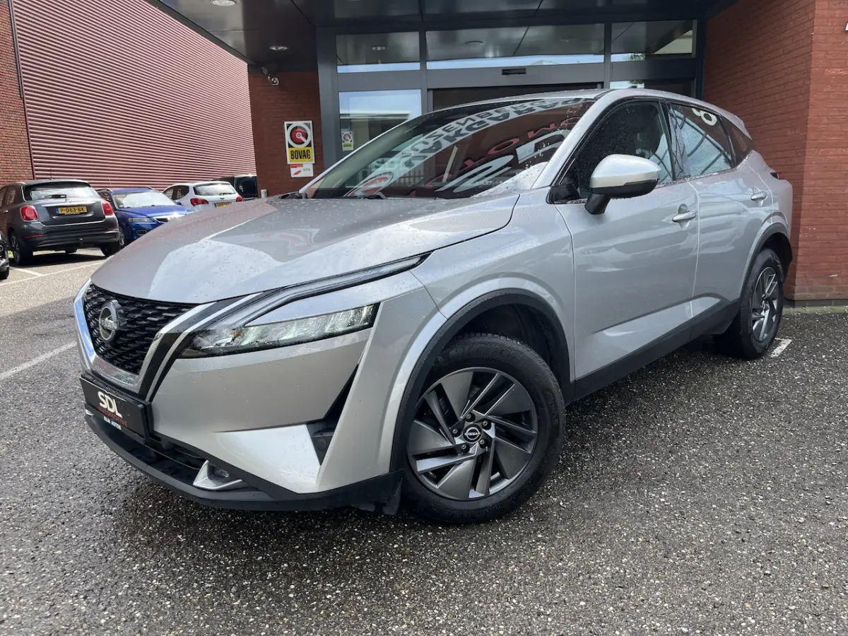 1.3 MHEV Xtronic Acenta // ADAPT. CRUISE // DODEHOEK // KEYLESS // CAMERA+SENSOREN // APPL