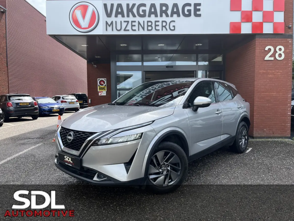 1.3 MHEV Xtronic Acenta // ADAPT. CRUISE // DODEHOEK // KEYLESS // CAMERA+SENSOREN // APPL