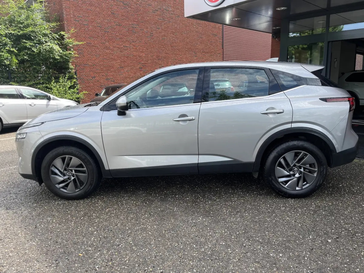1.3 MHEV Xtronic Acenta // ADAPT. CRUISE // DODEHOEK // KEYLESS // CAMERA+SENSOREN // APPL