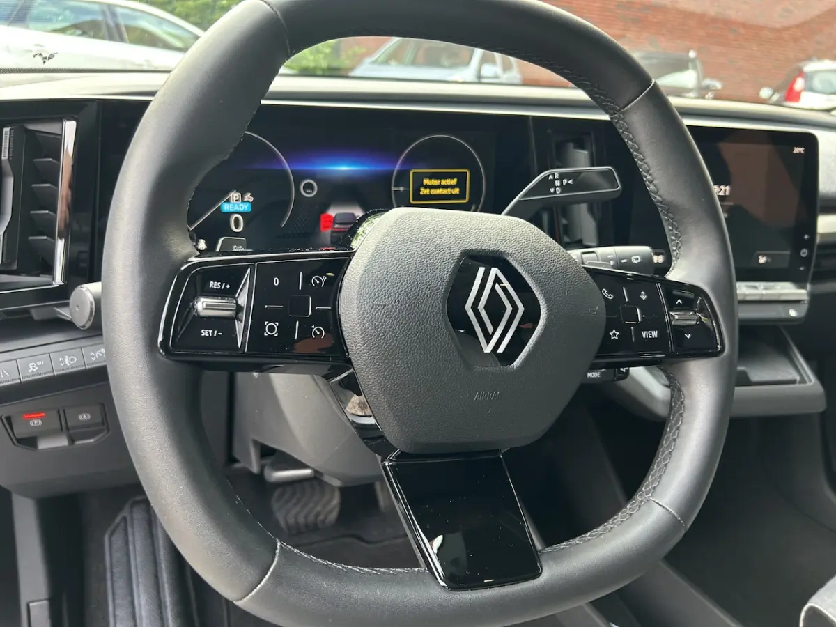 EV40 Equilibre SOH 95% // FULL LED // APPLE CARPLAY / ANDROID AUTO // CAMERA // DIGITAAL D