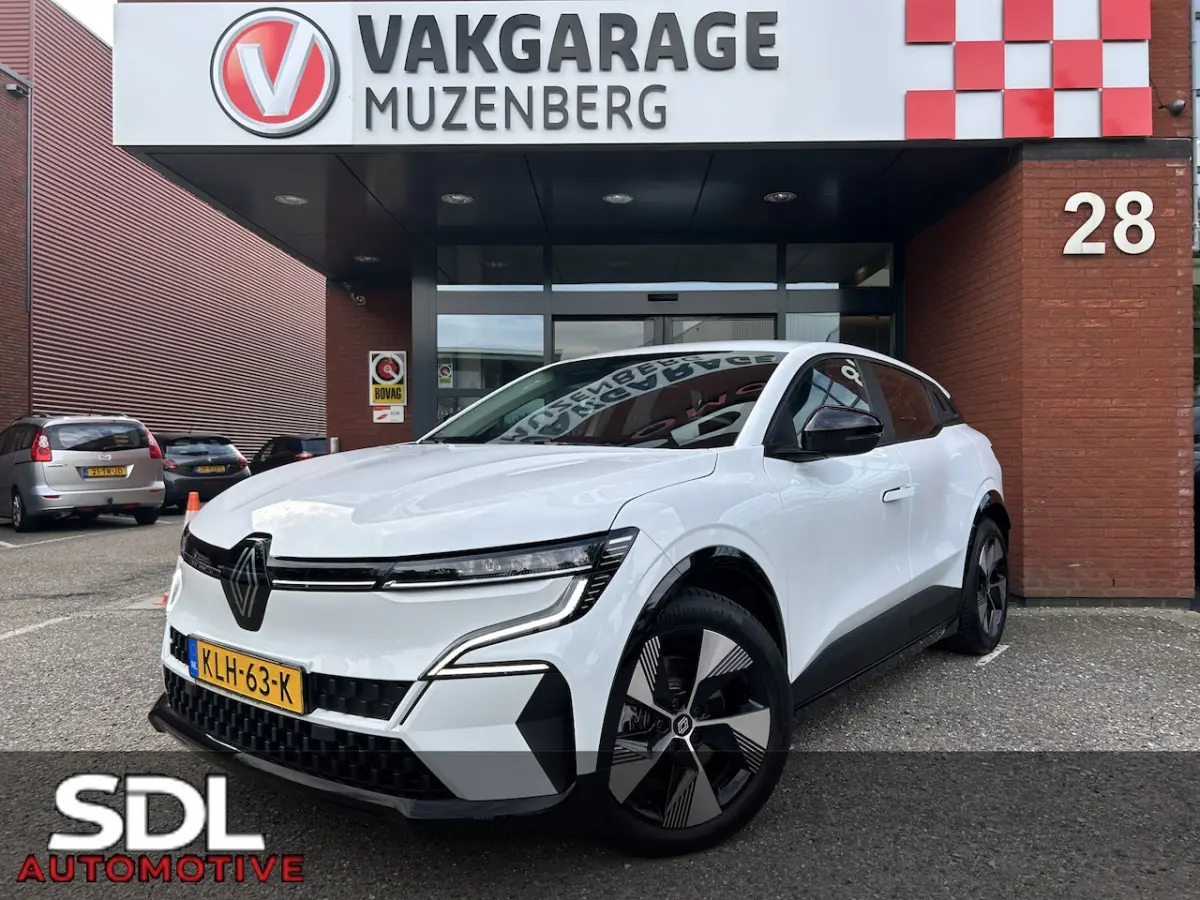 EV40 Equilibre SOH 95% // FULL LED // APPLE CARPLAY / ANDROID AUTO // CAMERA // DIGITAAL D