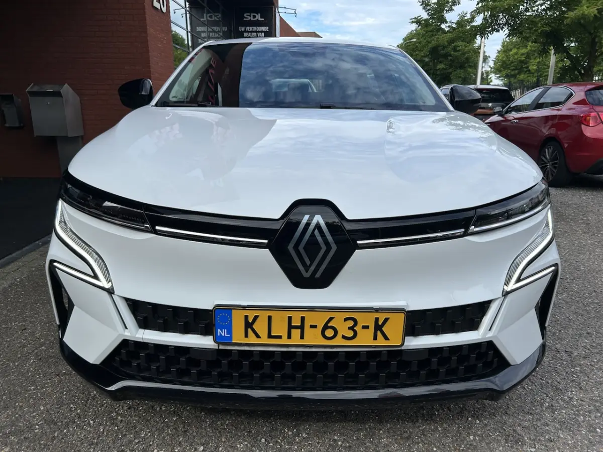 EV40 Equilibre SOH 95% // FULL LED // APPLE CARPLAY / ANDROID AUTO // CAMERA // DIGITAAL D