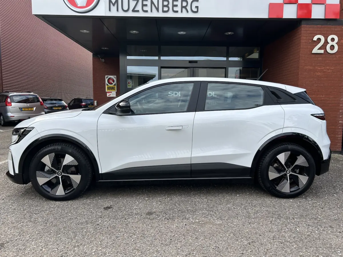EV40 Equilibre SOH 95% // FULL LED // APPLE CARPLAY / ANDROID AUTO // CAMERA // DIGITAAL D