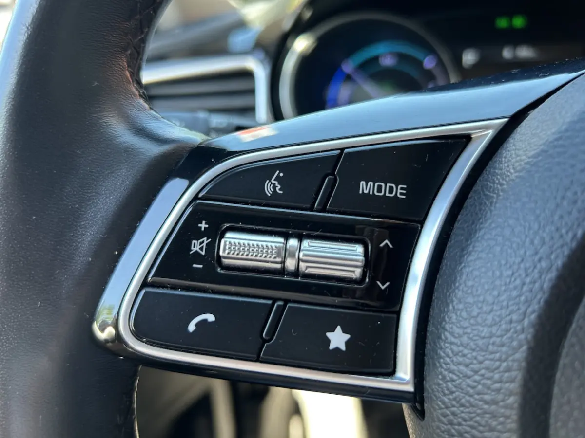 Ceed 1.6 GDI PHEV DynamicLine // NAVI + CARPLAY // ADAPTIVE CRUISE // FULL LED // KEYLESS
