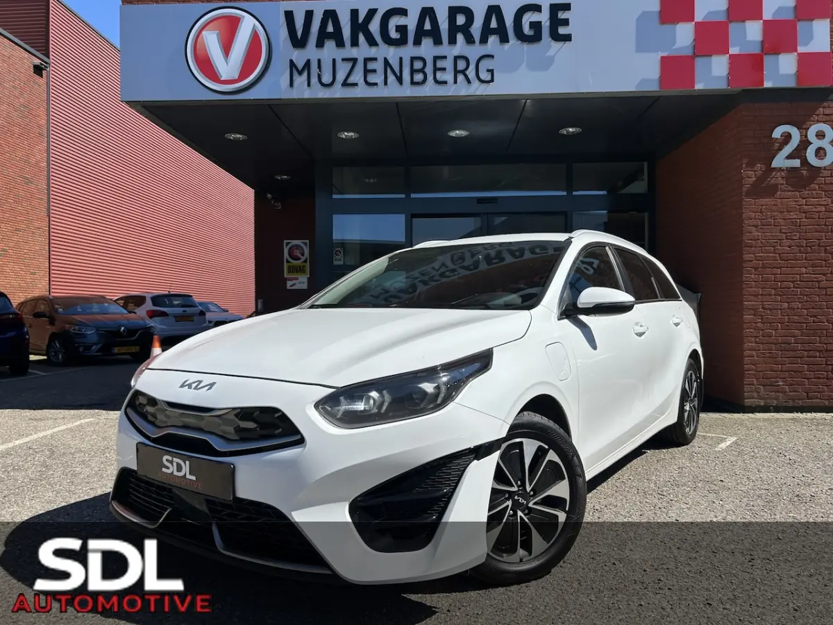Ceed 1.6 GDI PHEV DynamicLine // NAVI + CARPLAY // ADAPTIVE CRUISE // FULL LED // KEYLESS