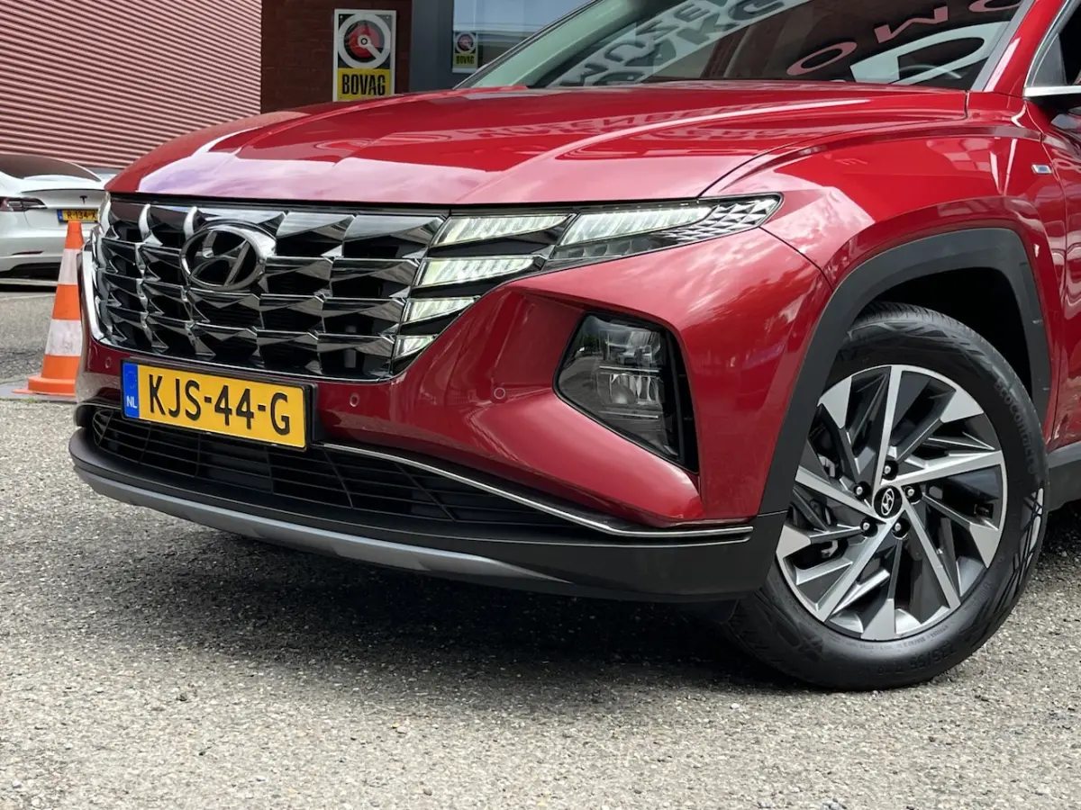1.6 T-GDI MHEV i-Motion // LED // NAVI + CARPLAY // CAMERA // LEDER // ELEK. STOEL // PDC