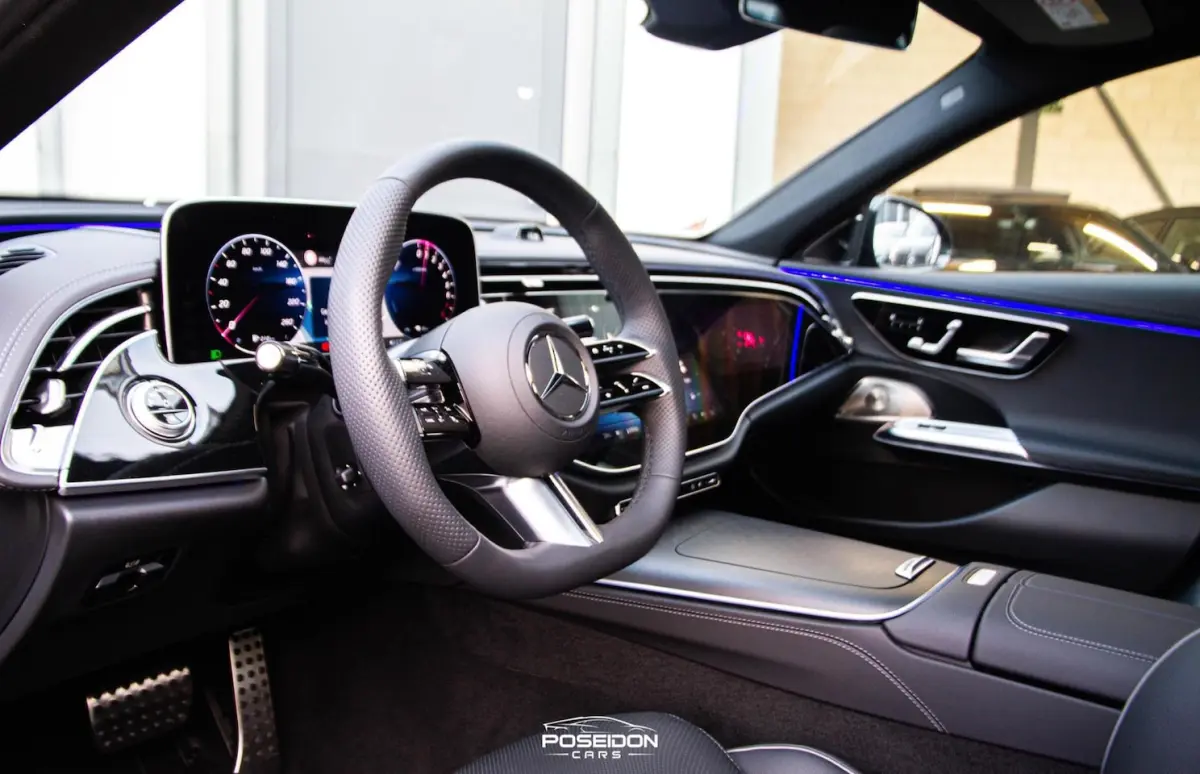 300 e 4MATIC AMG | ORIG NL | BTW | PANO | NIGHT | HEAD-UP | 4-WIELBESTURING | MEMORY | STO