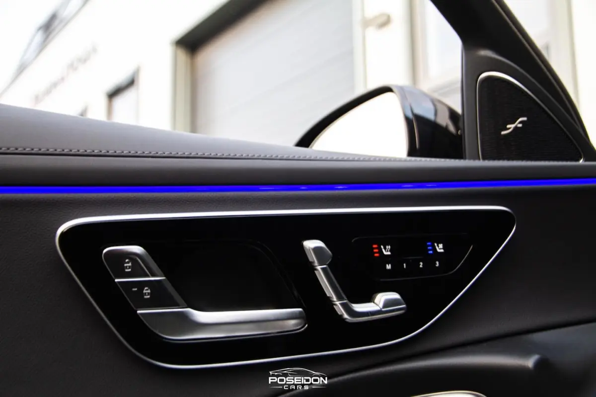 300 e 4MATIC AMG | ORIG NL | BTW | PANO | NIGHT | HEAD-UP | 4-WIELBESTURING | MEMORY | STO