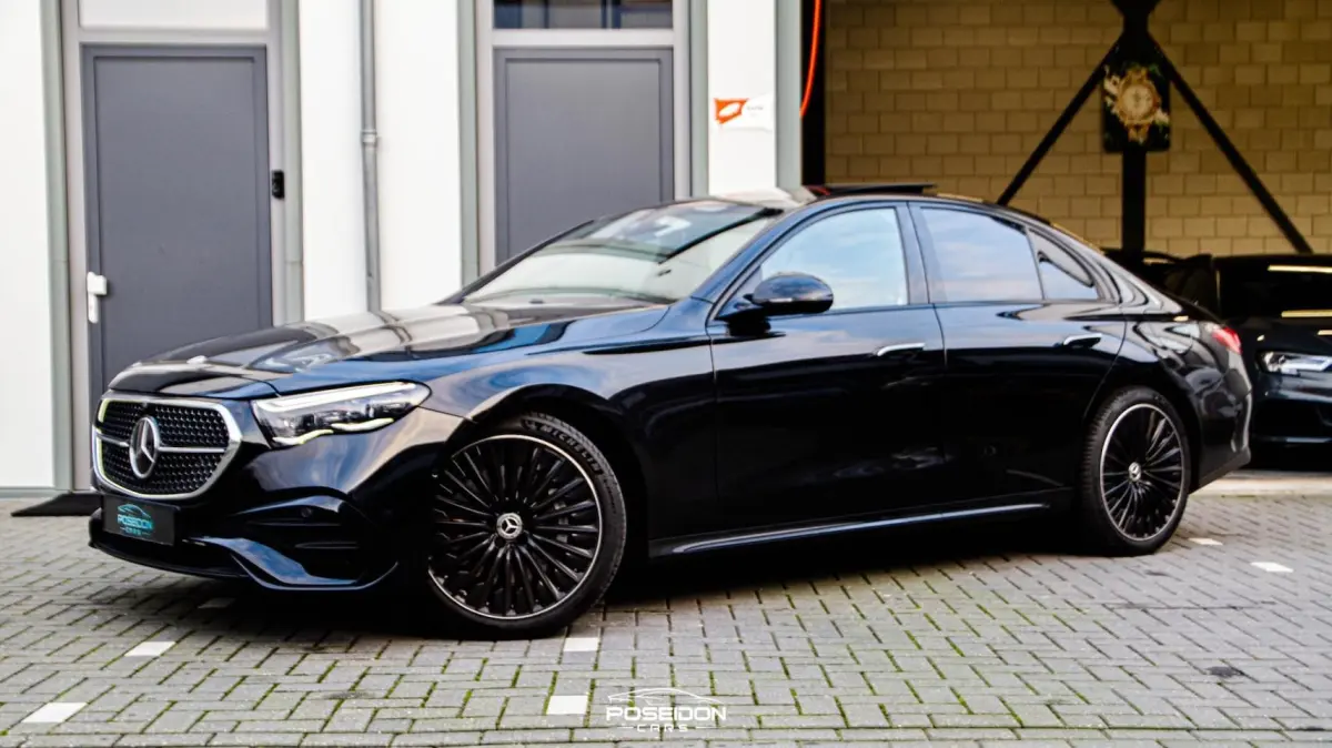 300 e 4MATIC AMG | ORIG NL | BTW | PANO | NIGHT | HEAD-UP | 4-WIELBESTURING | MEMORY | STO