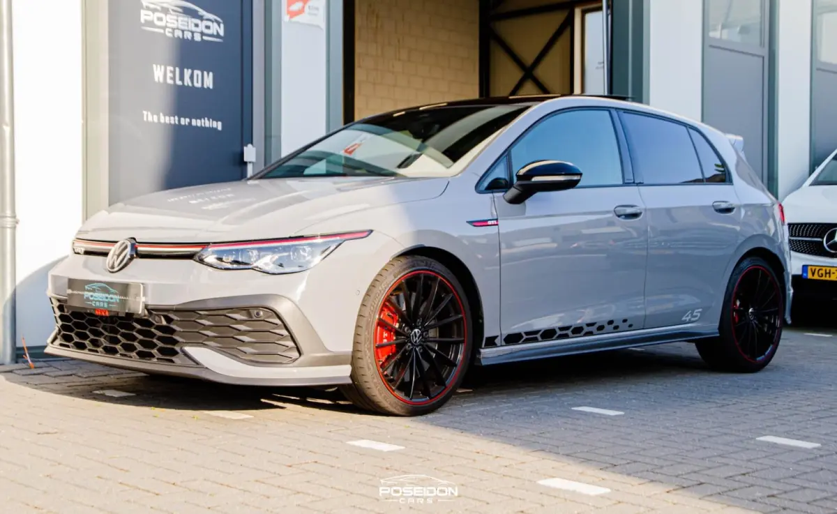 2.0 TSI GTI CLUBSPORT 45 EDITION| AKRAPOVIC | PANORAMADAK | HEAD-UP | KEYLESS | HARMAN-KAR