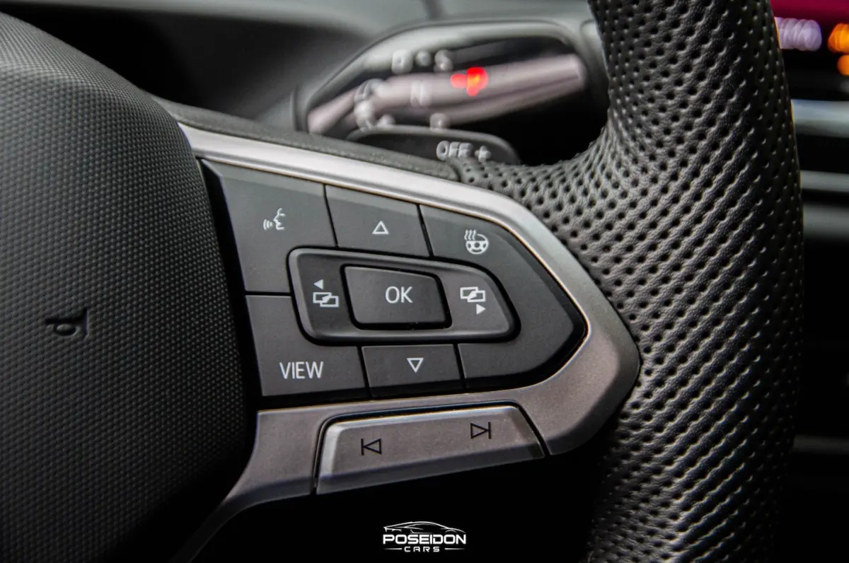 1.5 eHybrid R-Line Edition ACC | HEAD-UP | 360 CAMERA | SFEER | BLACK ON BLACK