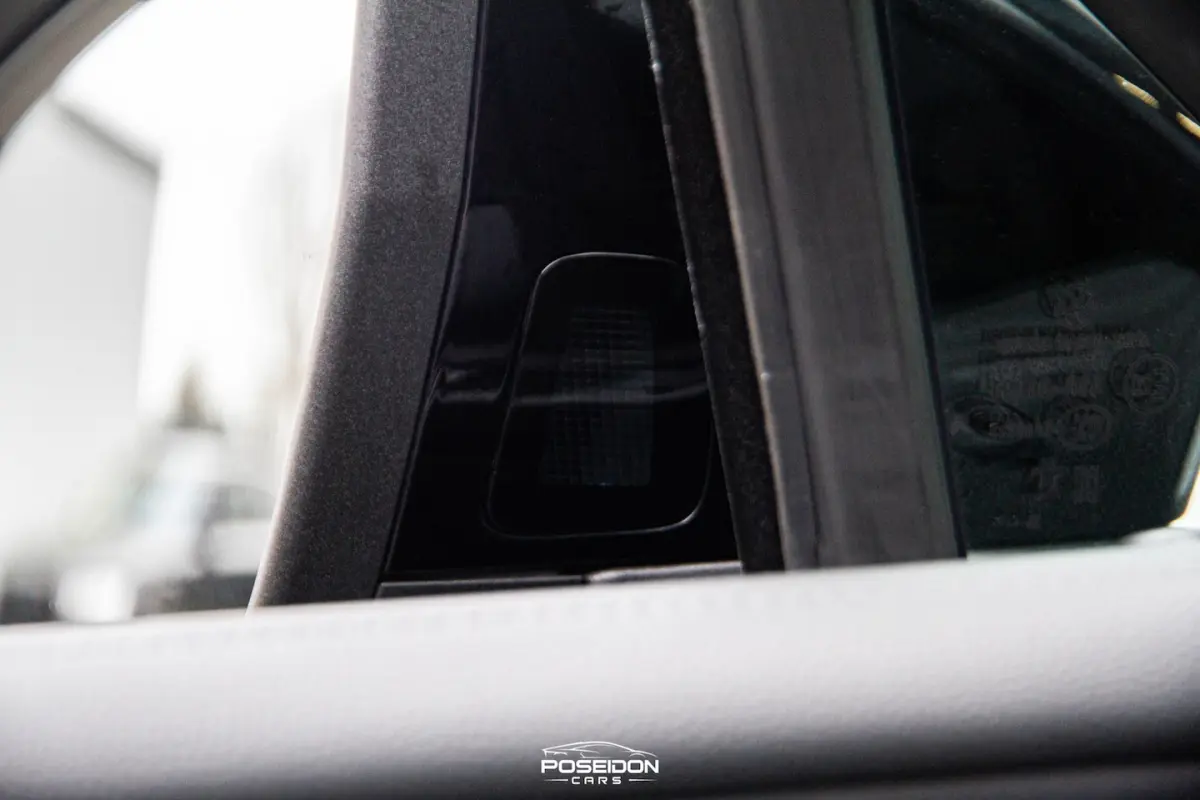 1.5 eHybrid R-Line Edition ACC | HEAD-UP | 360 CAMERA | SFEER | BLACK ON BLACK
