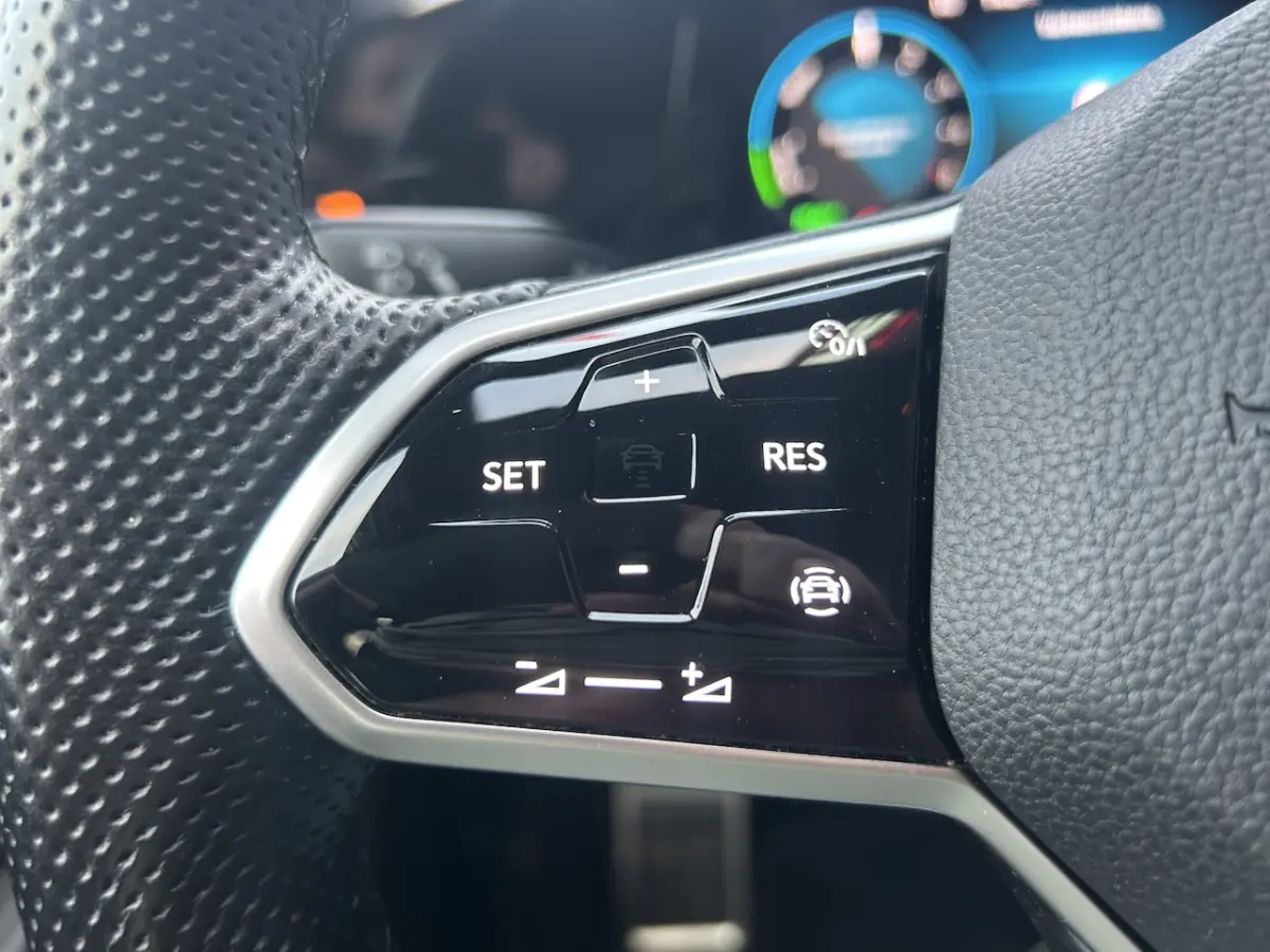 1.4 eHybrid GTE // FULL LED // VIRTUAL COCKPIT // STUUR+STOELVERWARMING // PDC V+A // NAVI