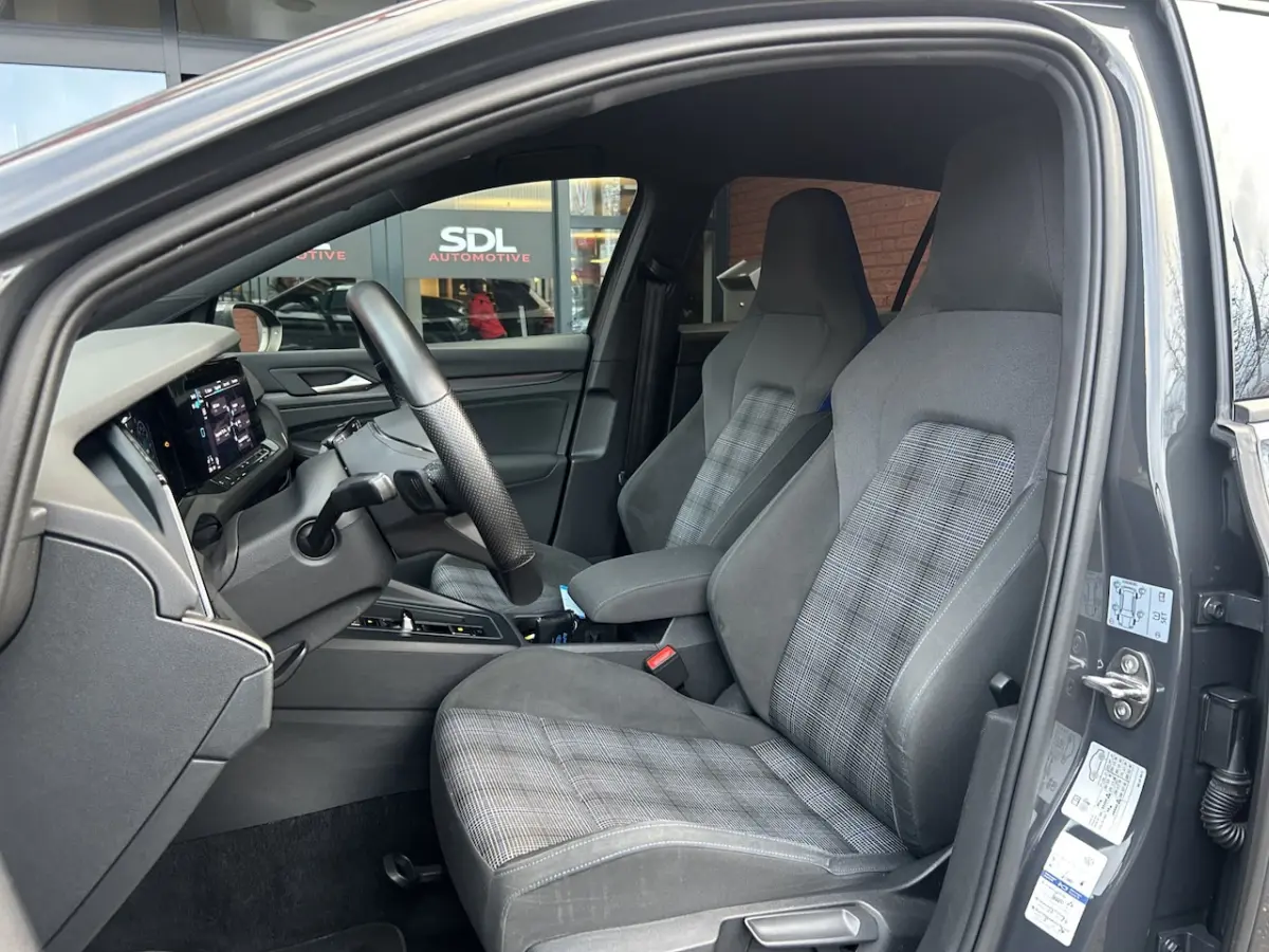 1.4 eHybrid GTE // FULL LED // VIRTUAL COCKPIT // STUUR+STOELVERWARMING // PDC V+A // NAVI