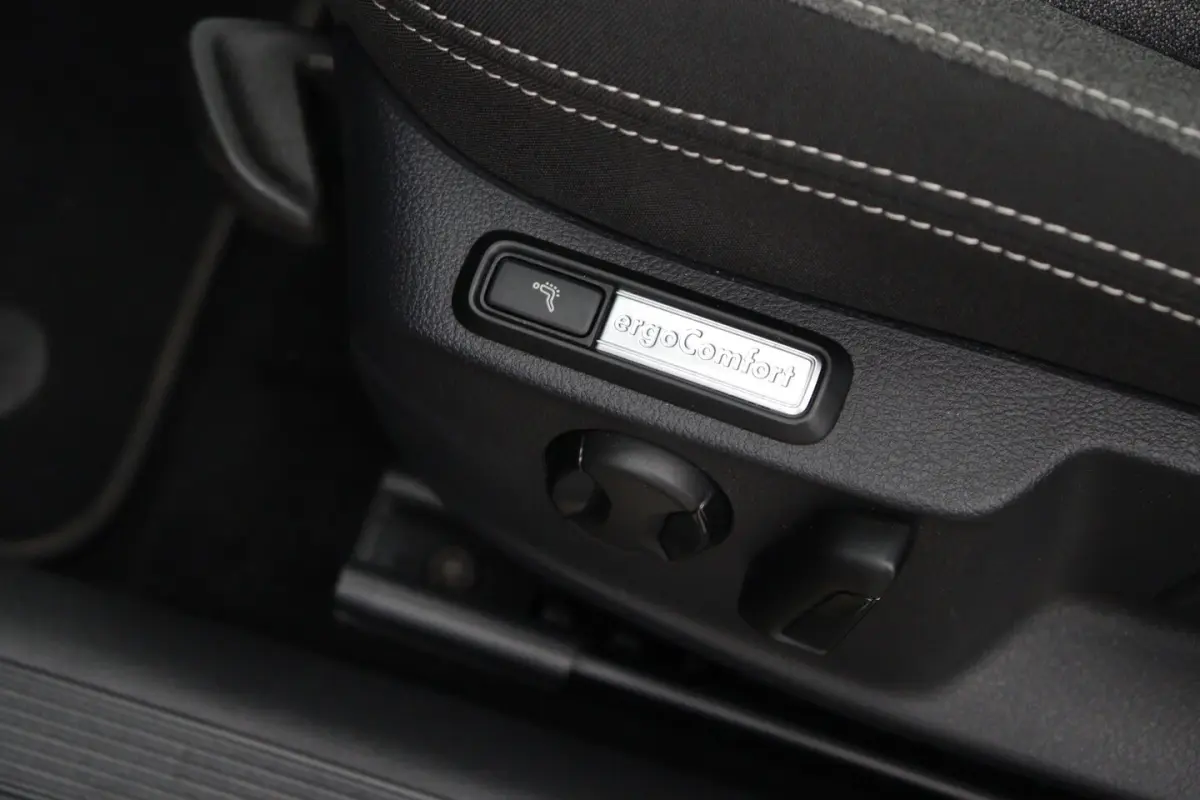 1.4 TSI PHEV GTE Business | Matrix | Camera | Trekhaak |