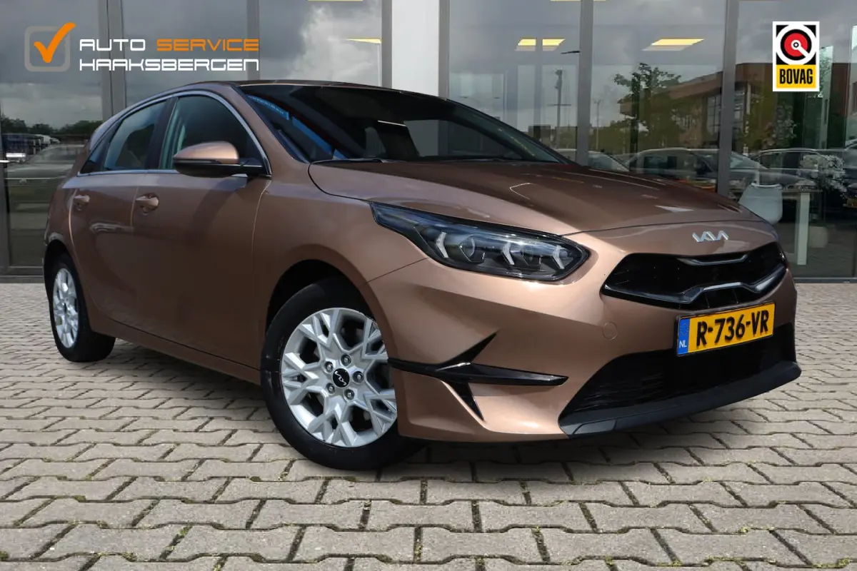 Ceed 1.0 T-GDi DynamicLine | Camera | DAB | Carplay |