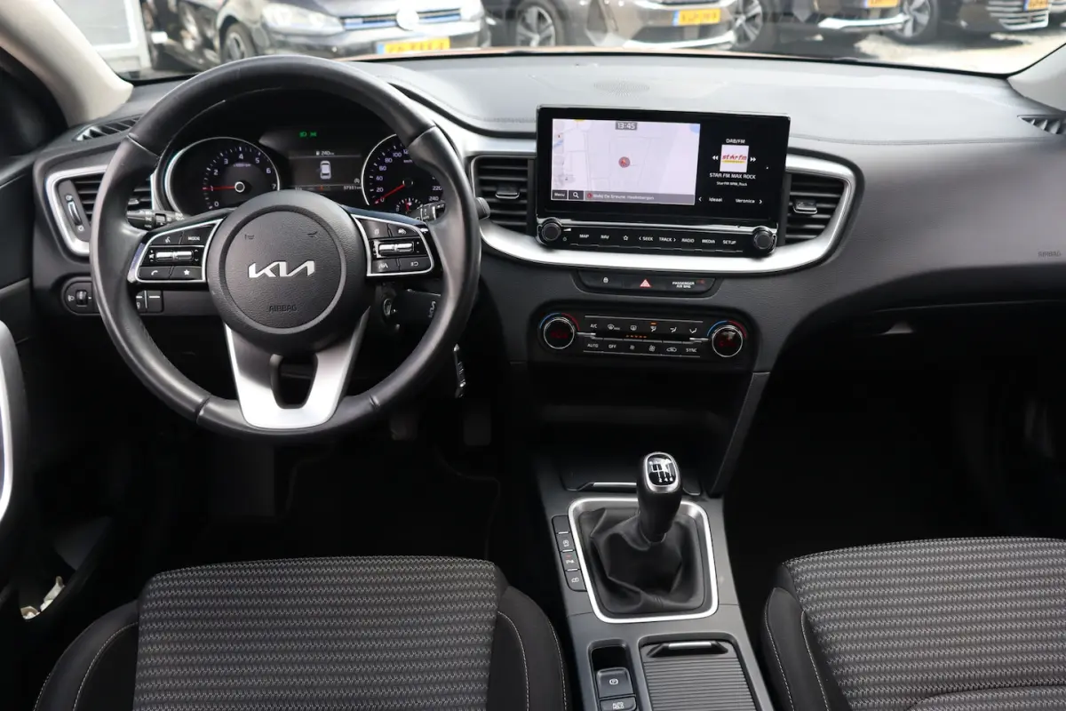 Ceed 1.0 T-GDi DynamicLine | Camera | DAB | Carplay |