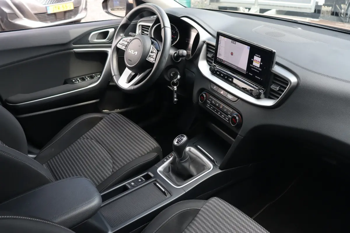 Ceed 1.0 T-GDi DynamicLine | Camera | DAB | Carplay |
