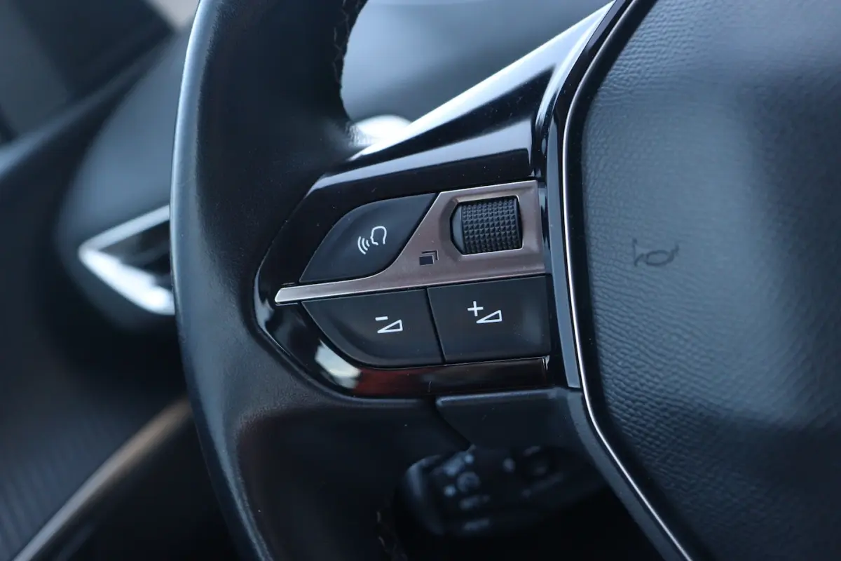 1.2 PureTech Allure | Trekhaak | Navi | Carplay |