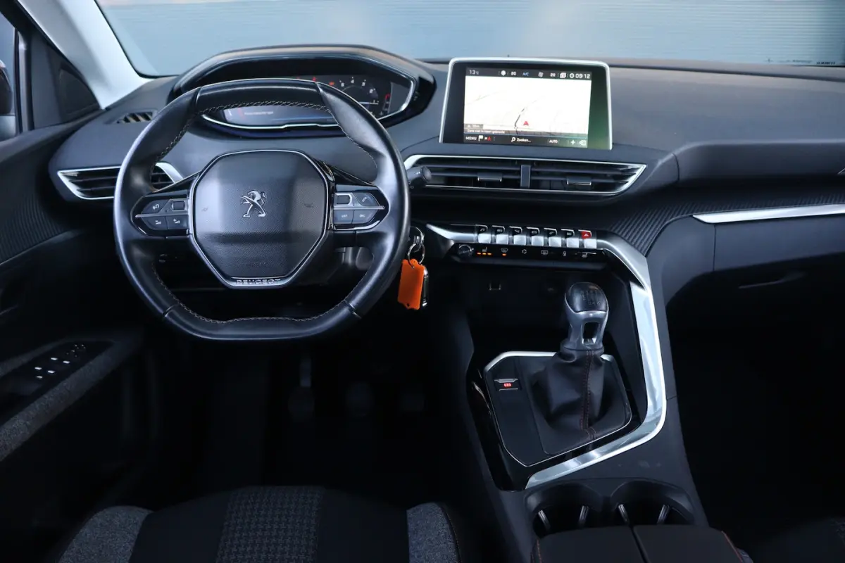1.2 PureTech Allure | Trekhaak | Navi | Carplay |