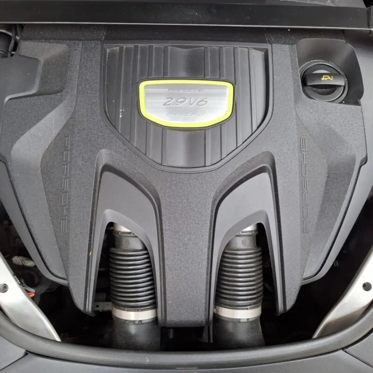 2.9 4 E-Hybrid Pano Luxe