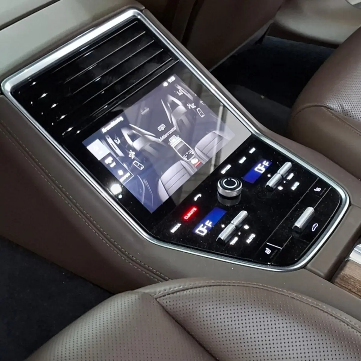 2.9 4 E-Hybrid Pano Luxe