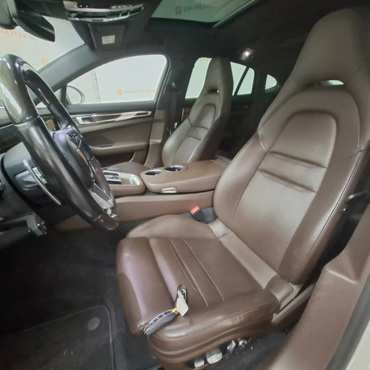 2.9 4 E-Hybrid Pano Luxe