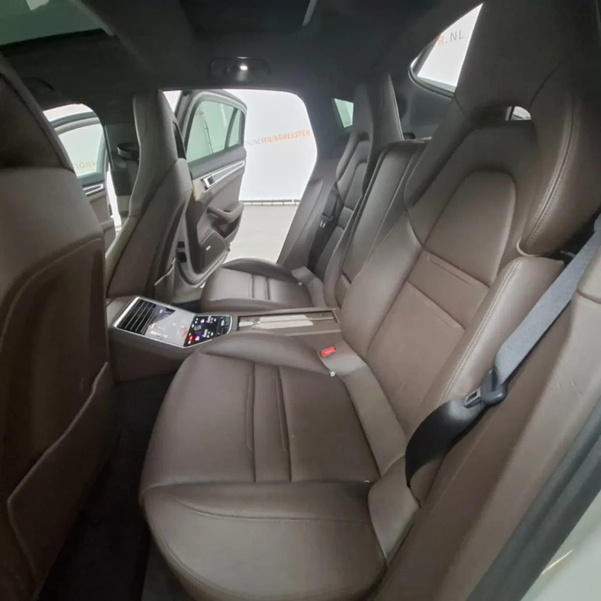 2.9 4 E-Hybrid Pano Luxe