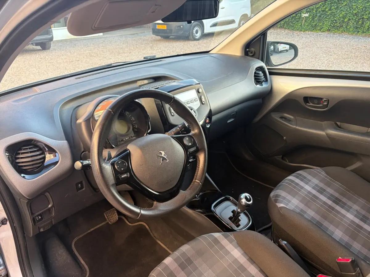 1.0 e-VTi Active Airco 5 deurs Automaat Nw APK