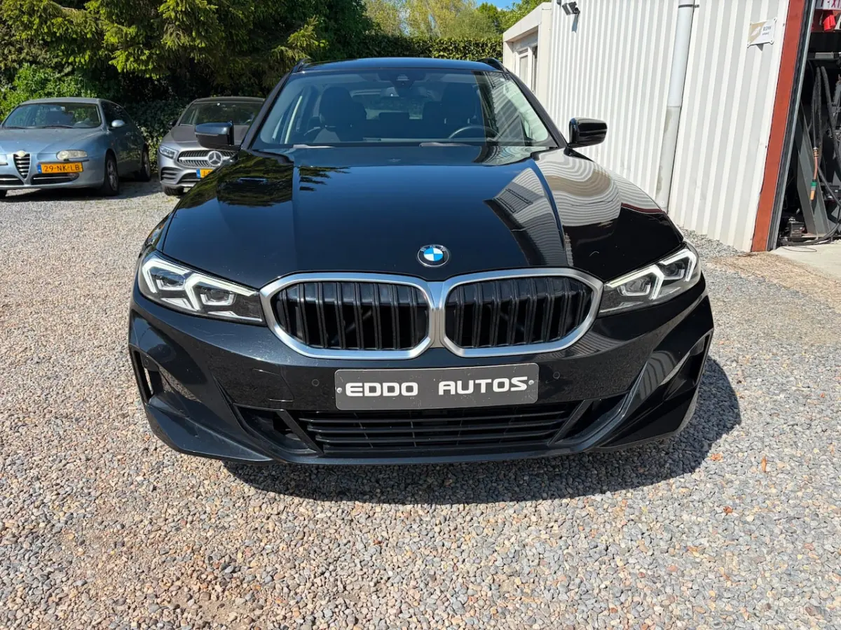 318i NW MODEL ZWART LED BTW ALL IN