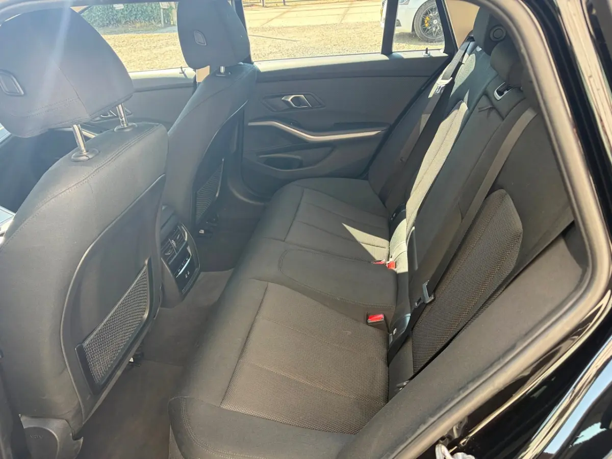 318i NW MODEL ZWART LED BTW ALL IN
