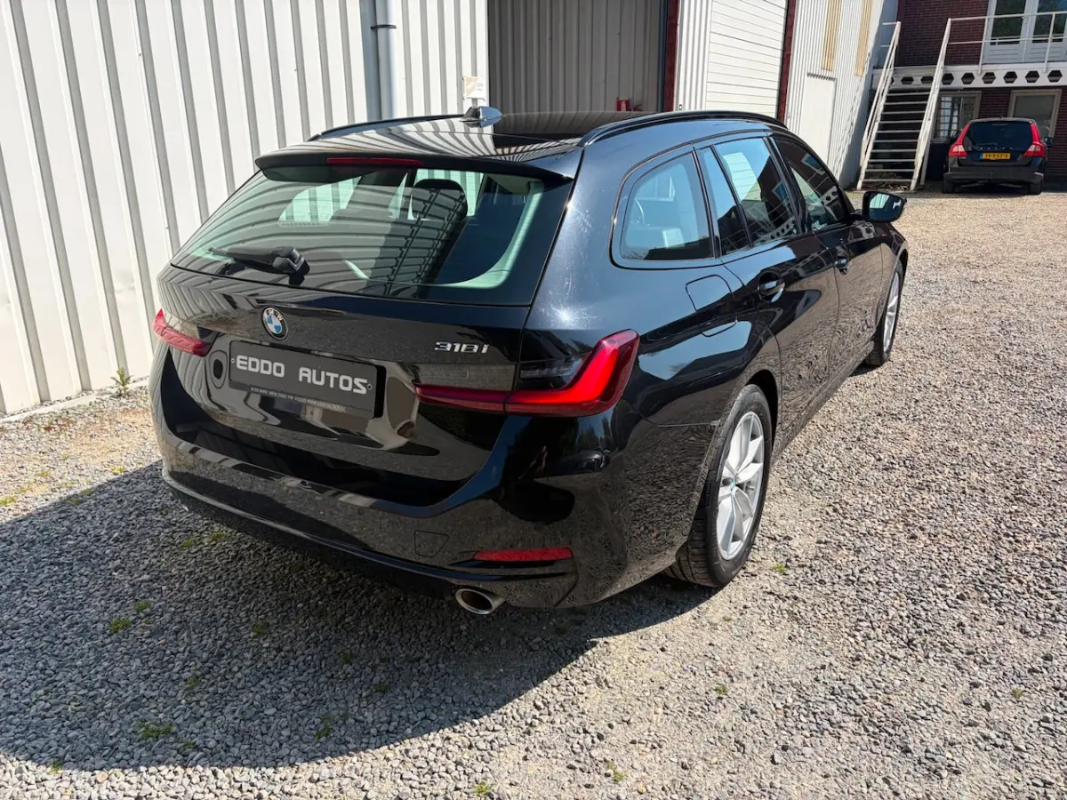 318i NW MODEL ZWART LED BTW ALL IN