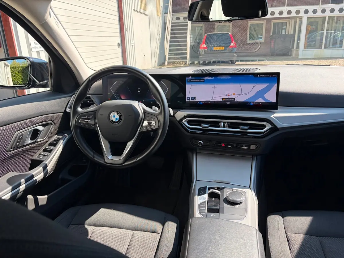 318i NW MODEL ZWART LED BTW ALL IN