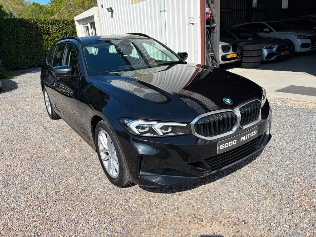 318i NW MODEL ZWART LED BTW ALL IN