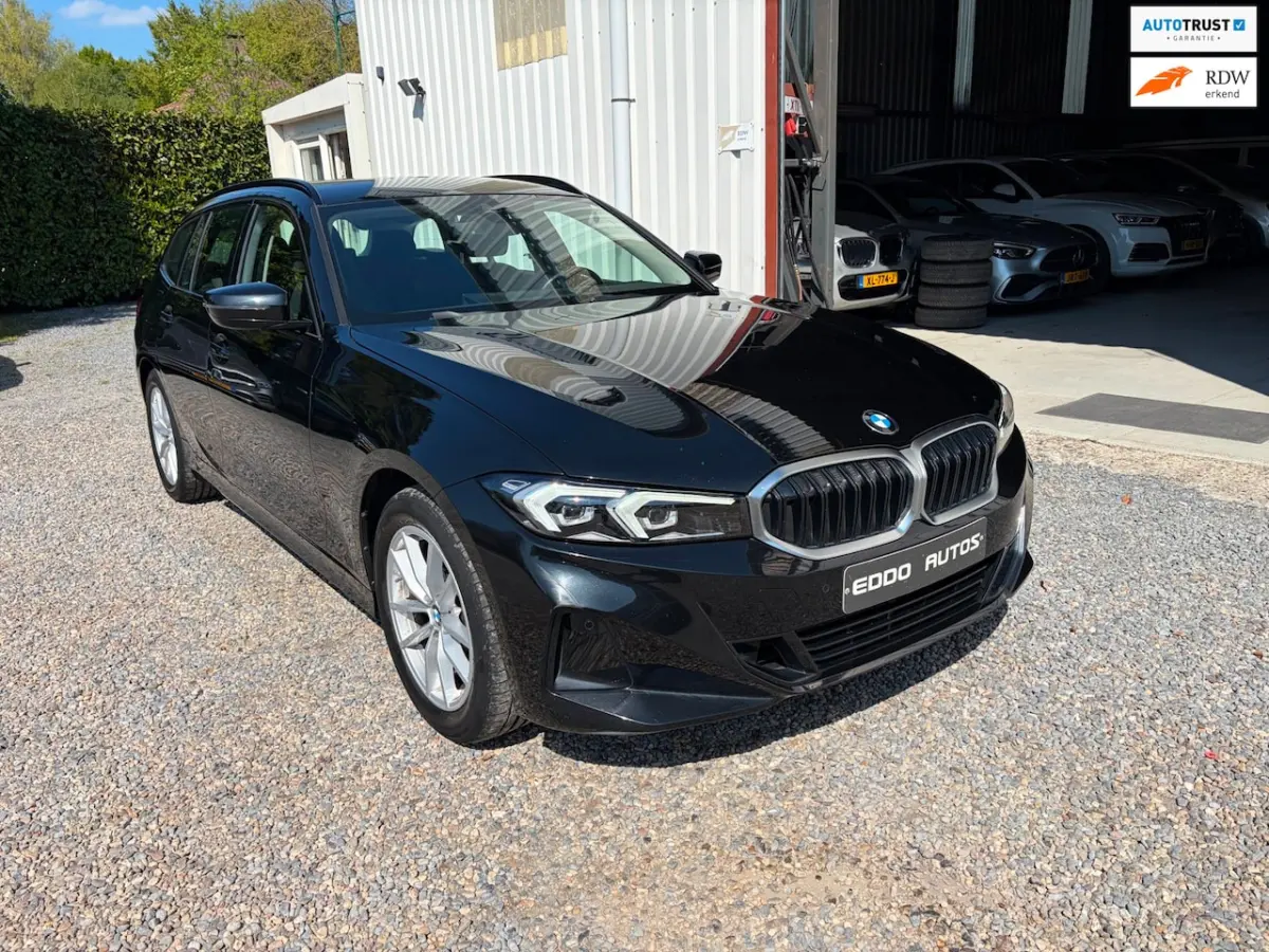318i NW MODEL ZWART LED BTW ALL IN