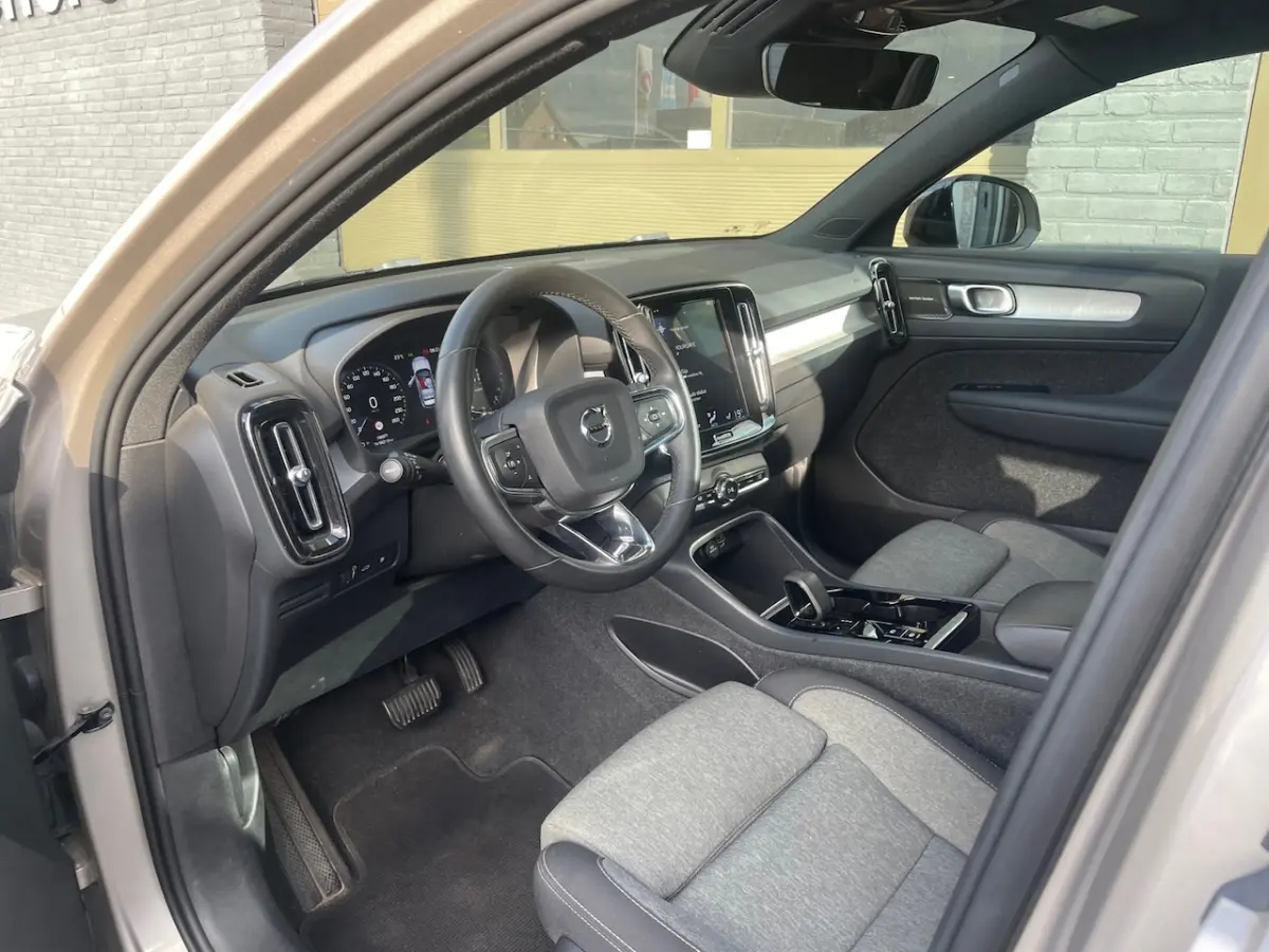 1.5 T4 Plug-in hybrid Plus dark pano stoelverwarming 20 inch