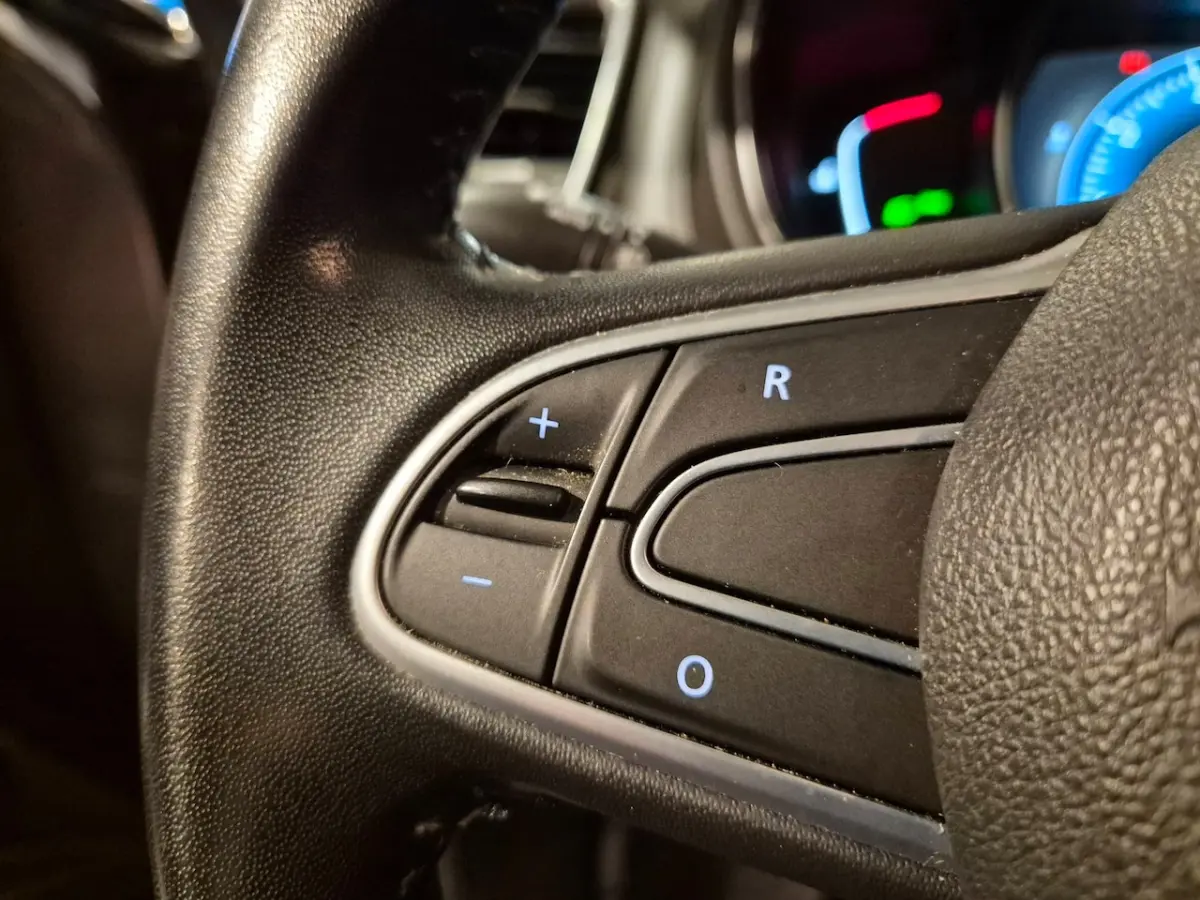 1.2 TCe Zen - Navigatie - Airco - Cruise Control