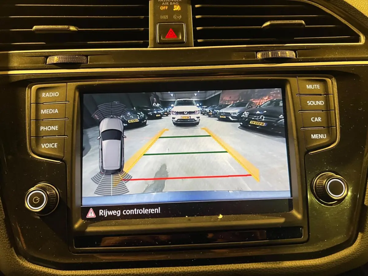 1.4 TSI ACT Comfortline Business Automaat - Panoramadak - Clima - Adapt Cruise - Camera -