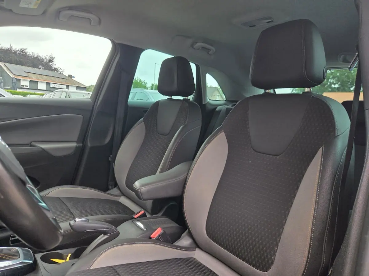 1.2 Turbo Aut. Innovation | Nw Distr. | Trekhaak | Camera + Sens | Climate | Keyless | 17"