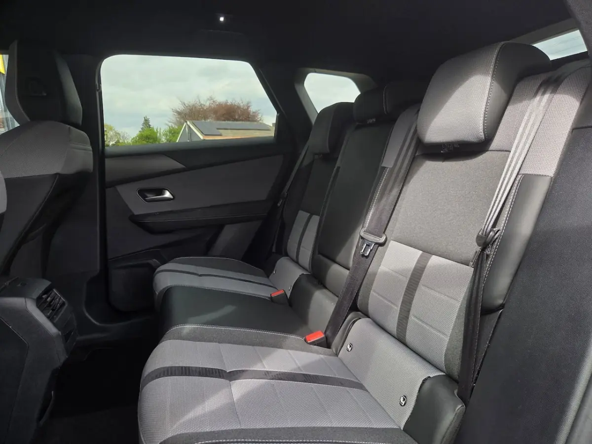 1.2 Turbo Hybrid GS | Stoelv + Stuurv | Camer + Sensoren | BT Carplay | BT Android Auto |