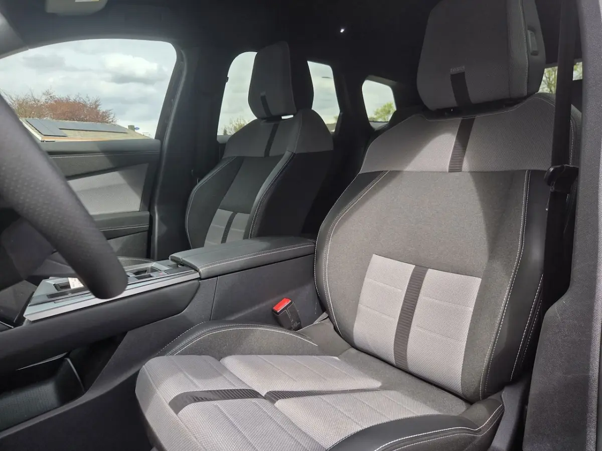 1.2 Turbo Hybrid GS | Stoelv + Stuurv | Camer + Sensoren | BT Carplay | BT Android Auto |