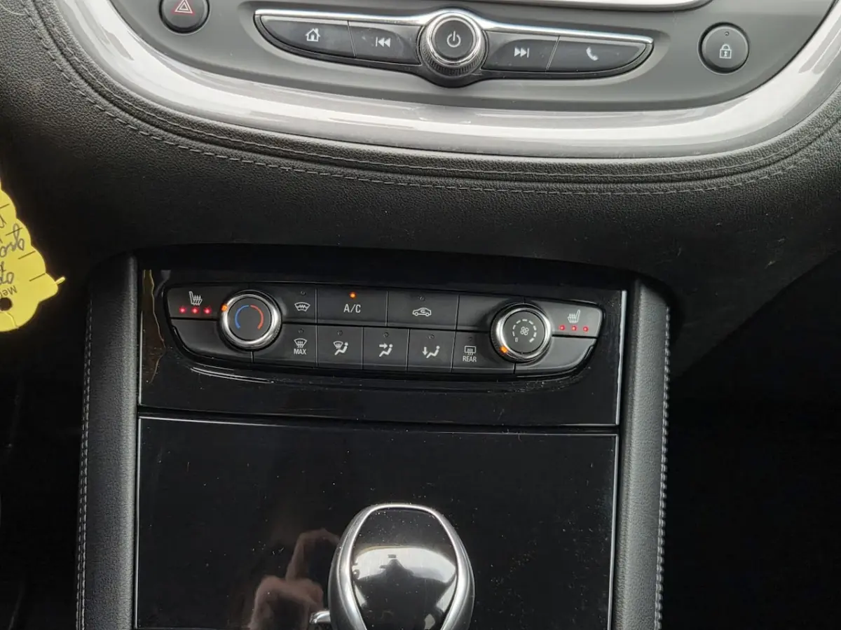 1.2 Turbo Automaat Innovation 130pk I Camera I Stoel + stuurverw I Cruise I 17" I eye I Pd