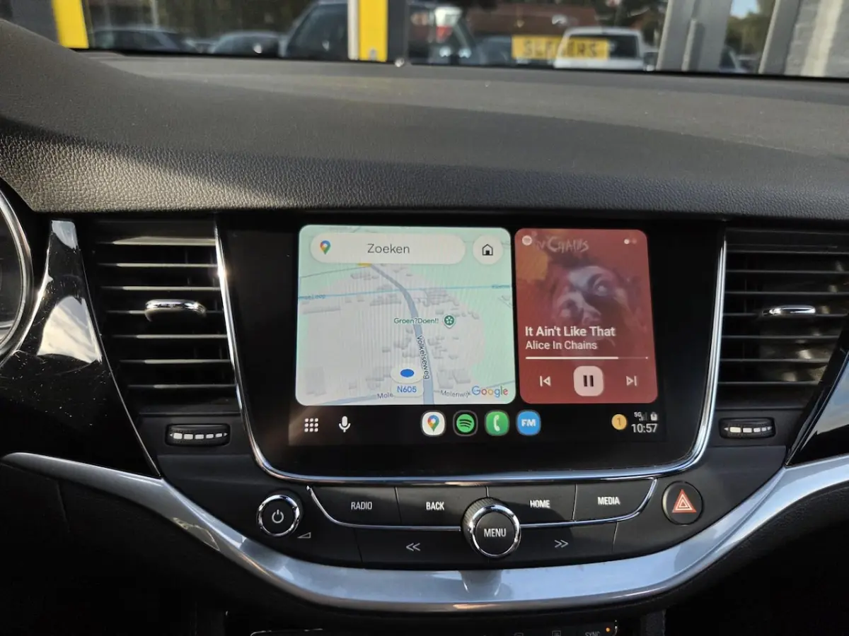 1.0 Innovation |Parkeersensoren V + A| Carplay | Android | `Navi | Tel | Cruise Contr | Cl
